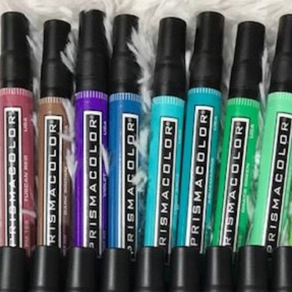 Prismacolor 23ct Double-End Markers w/Hardcase (3) 8x10 Canvas (1) 11x14 Canvas - Picture 7 of 13